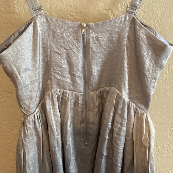 XXI Dress Silver Shimmer Mini Dress Size Medium - Picture 6 of 12